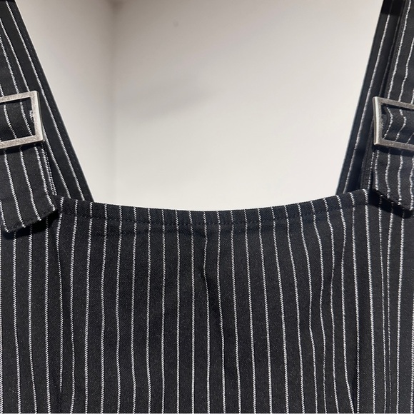 Forever 21 Black Pinstripe Bodycon Overall Mini Dress Women’s Size Small EUC - Picture 4 of 16